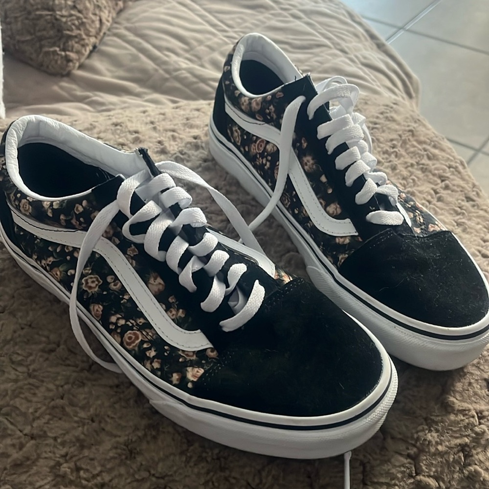 Vans shoes worn once